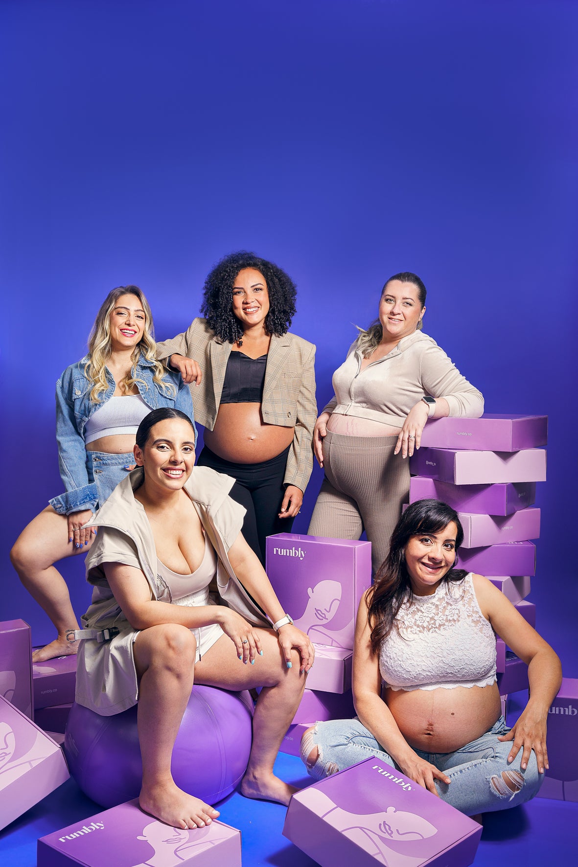 give gift box for pregnant woman